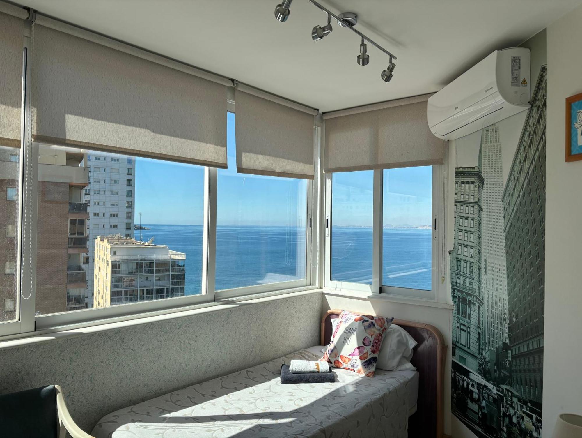 Apartment Alcalde Manuel Catalan Chana Benidorm Bagian luar foto