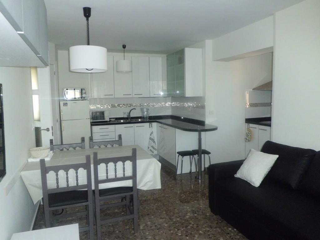 Apartment Alcalde Manuel Catalan Chana Benidorm Ruang foto